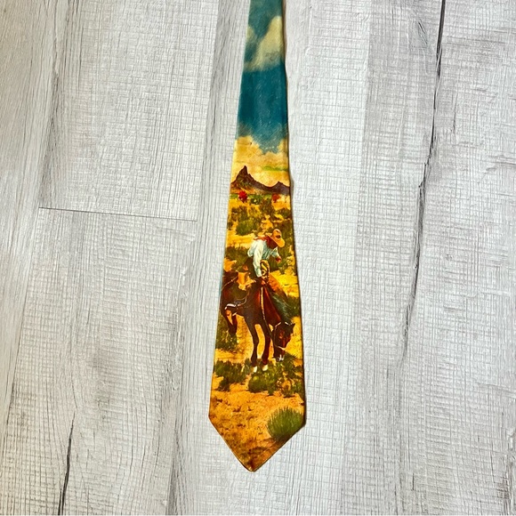 VINTAGE Western Rodeo Cowboy Themed Tie - Picture 2 of 11